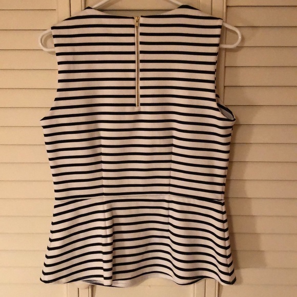 Sleeveless peplum top - Picture 2 of 5